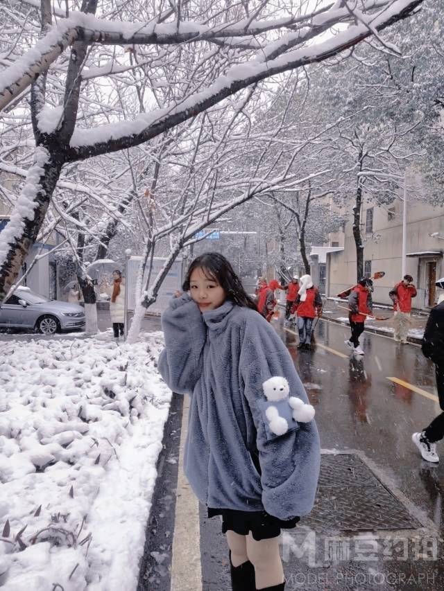 校园模特