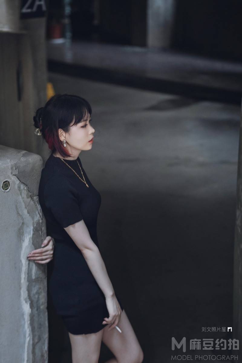 黑白模特