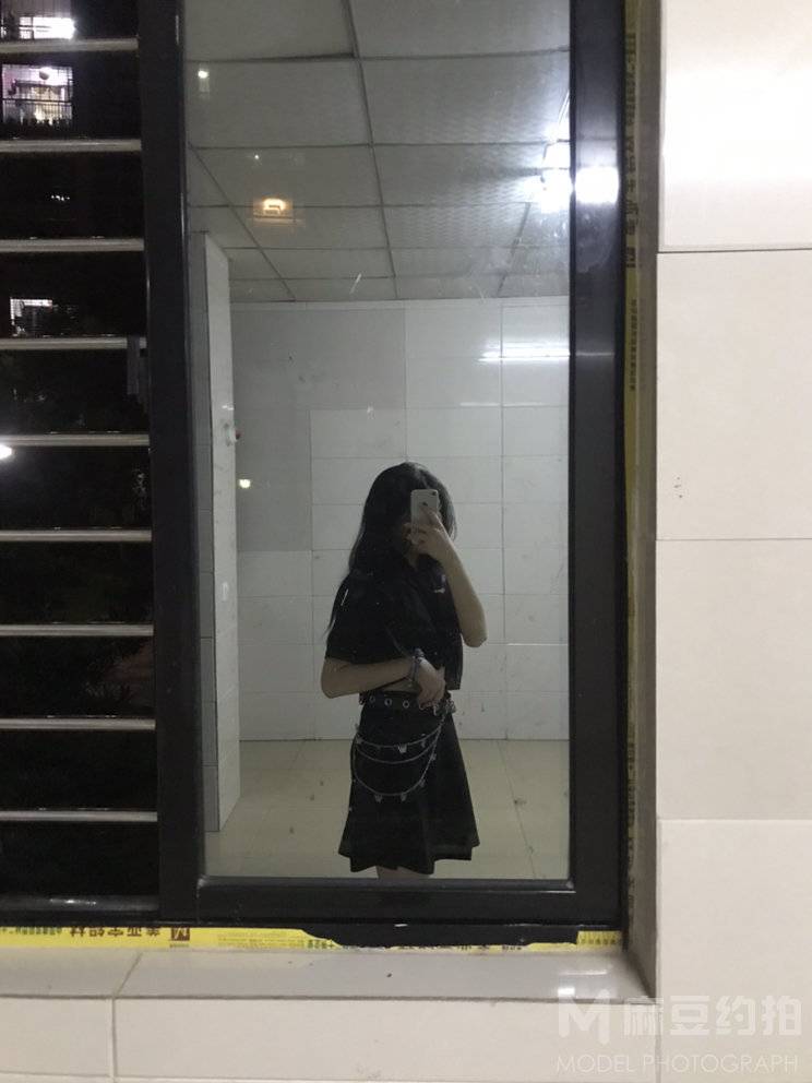 黑白模特
