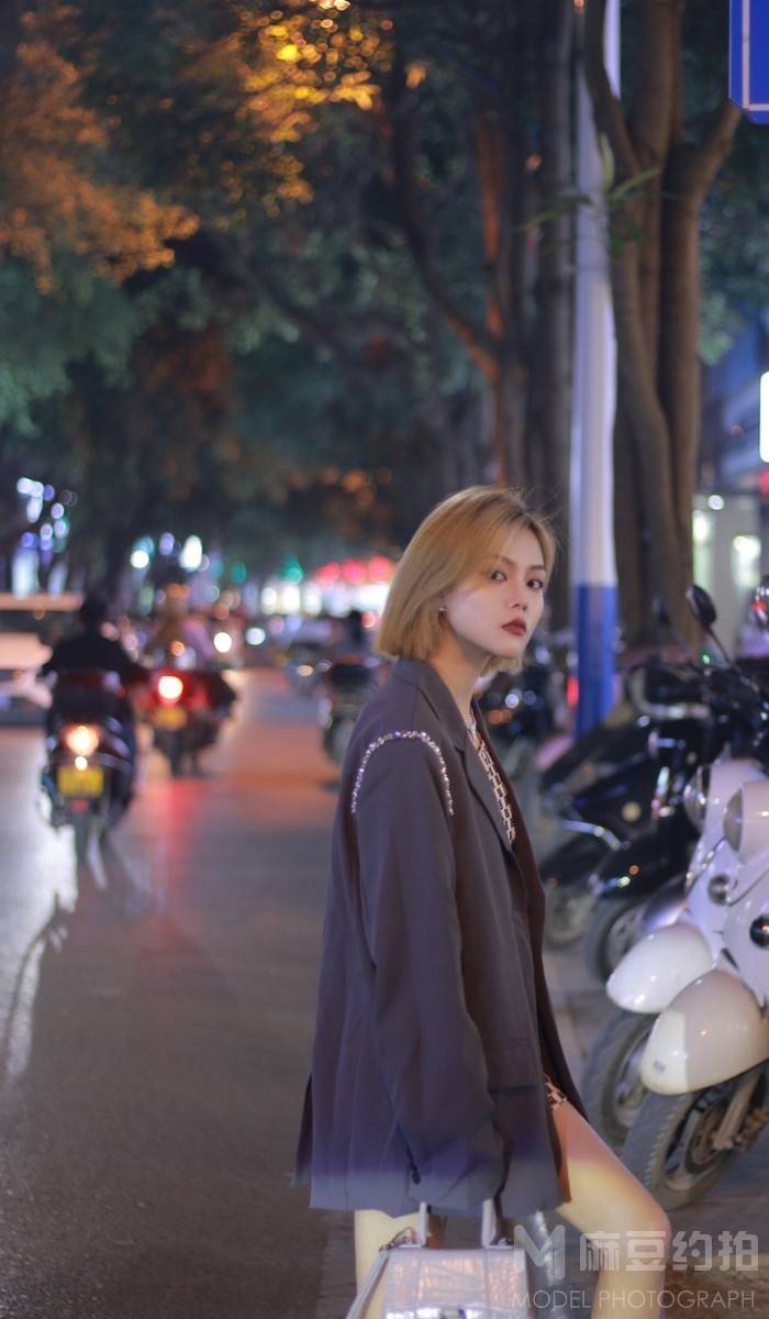 夜景模特