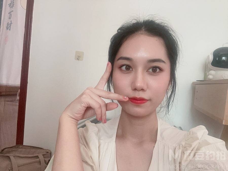 妆容模特