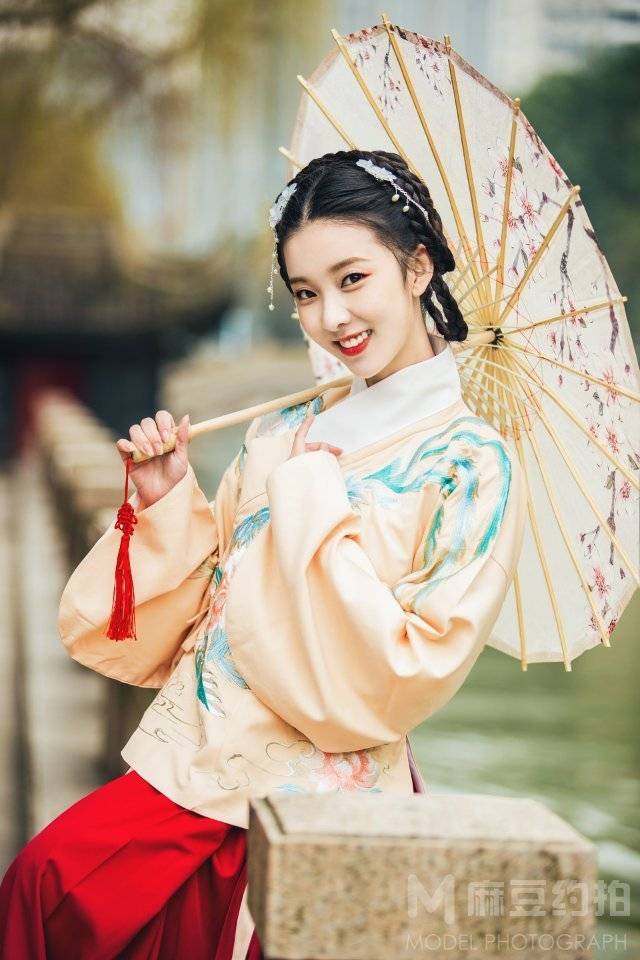 汉服模特