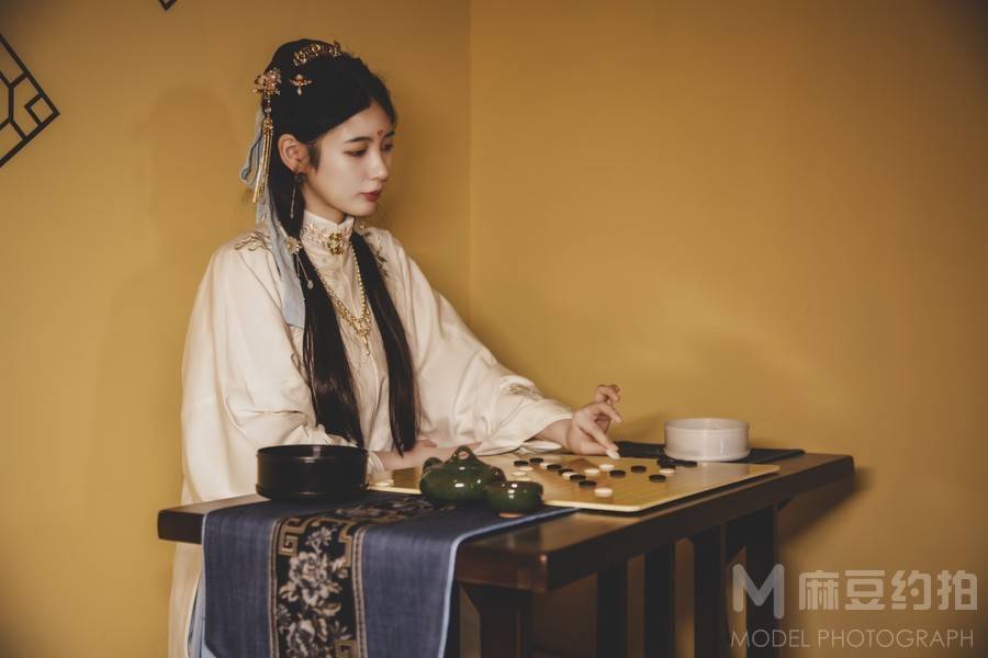 情绪模特