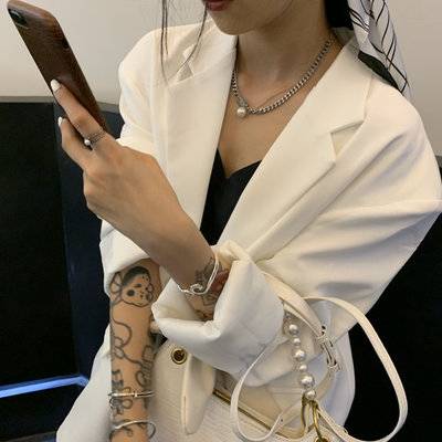 黑白模特