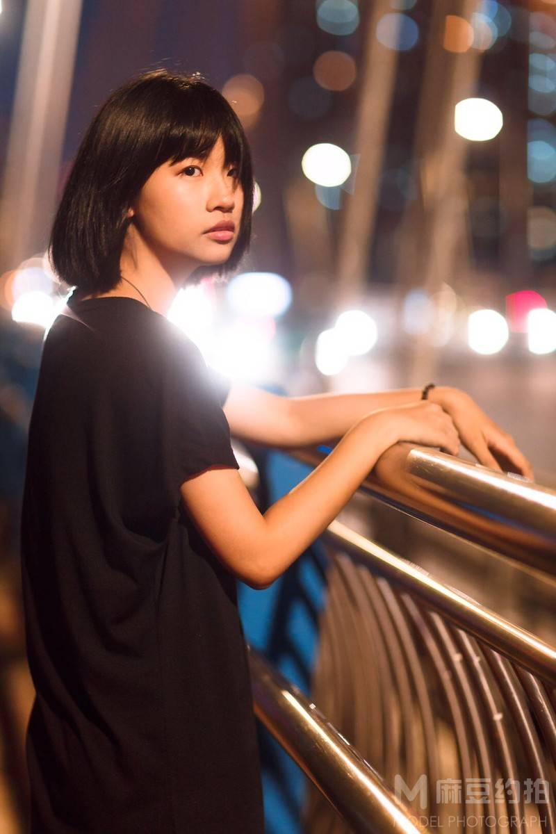 夜景模特