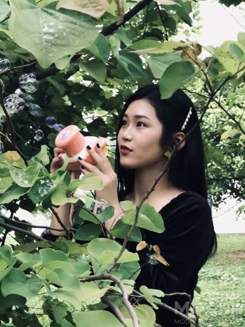 校园模特