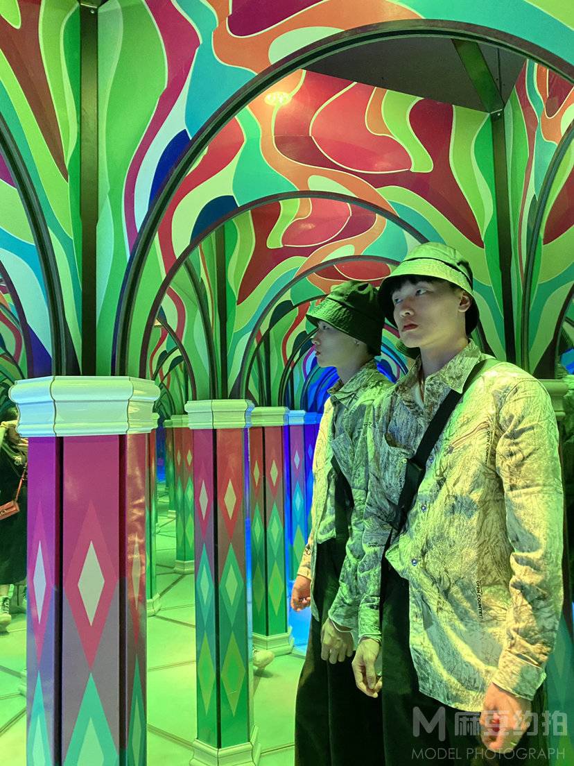黑白模特