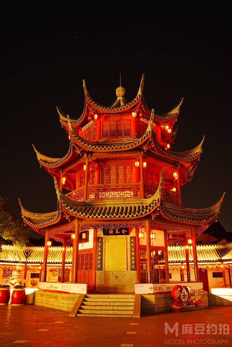夜景模特