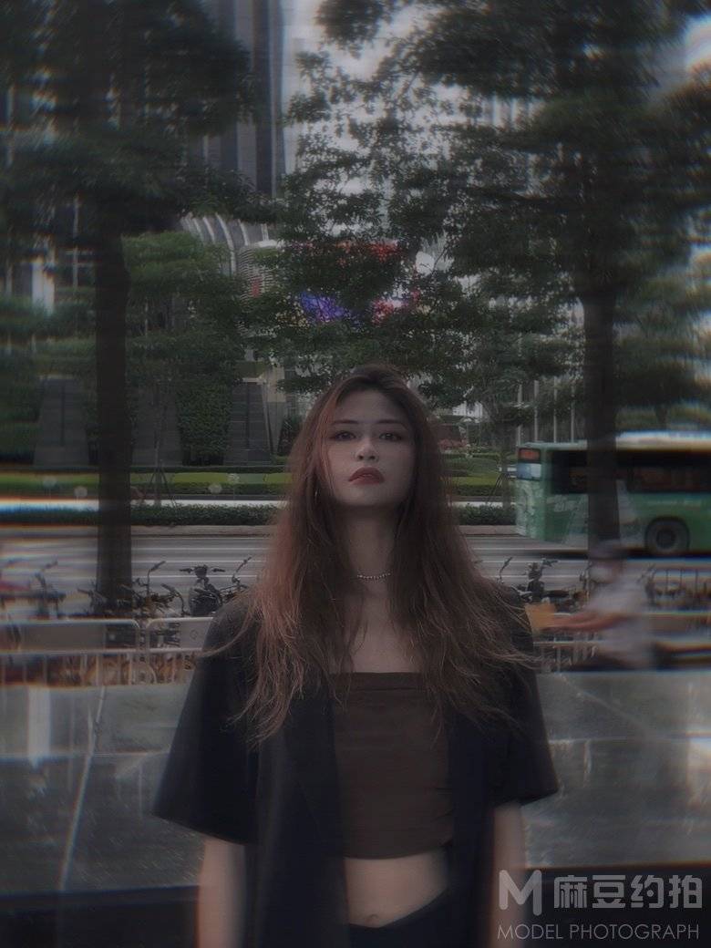 黑白模特