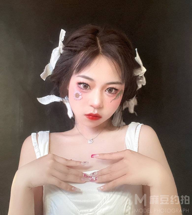 妆容模特