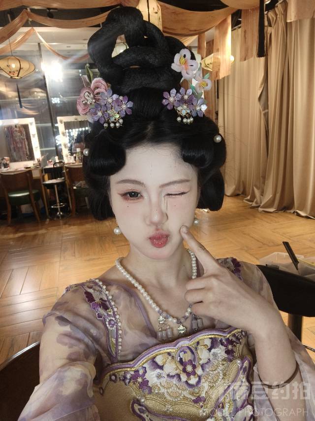 妆容模特