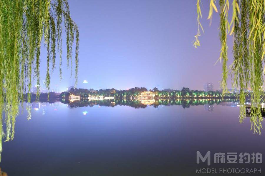 夜景模特
