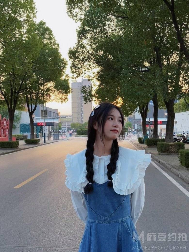 校园模特