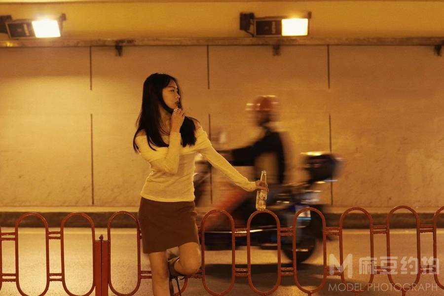 情绪模特