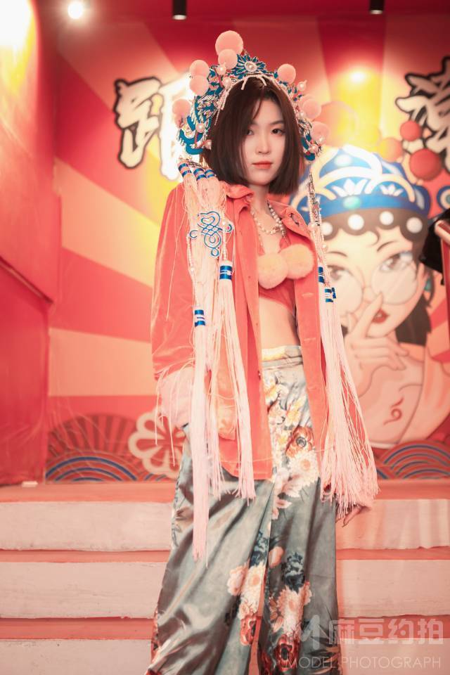 情绪模特