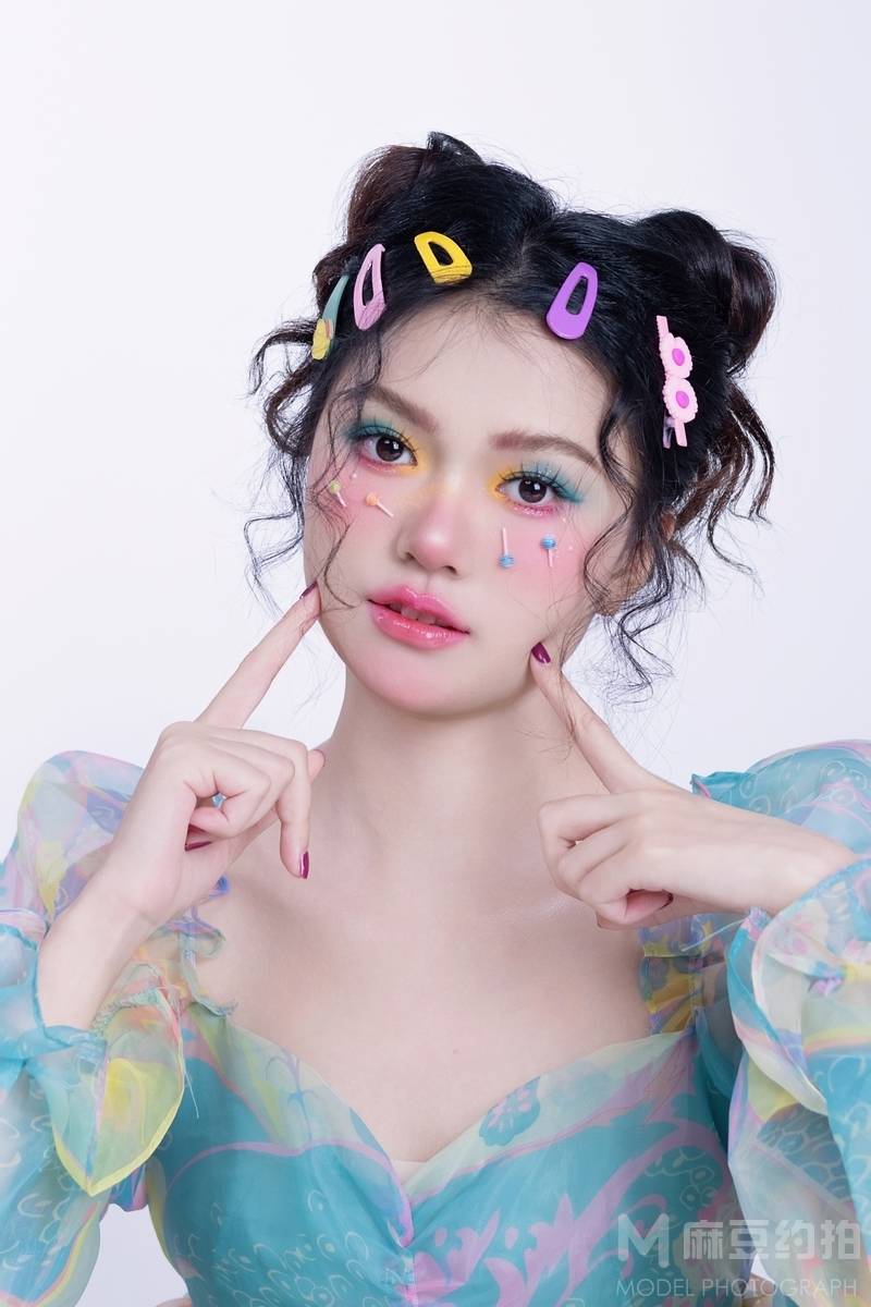 妆容模特