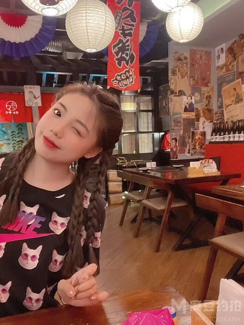 校园模特