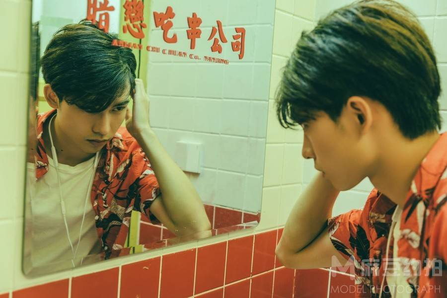 情绪模特