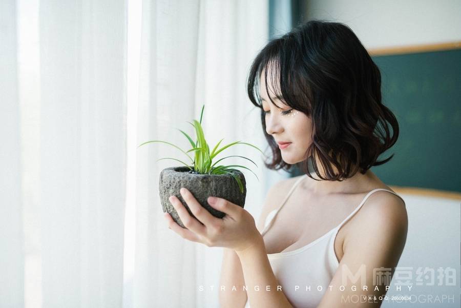 情绪模特