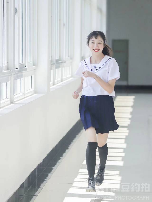 校园模特