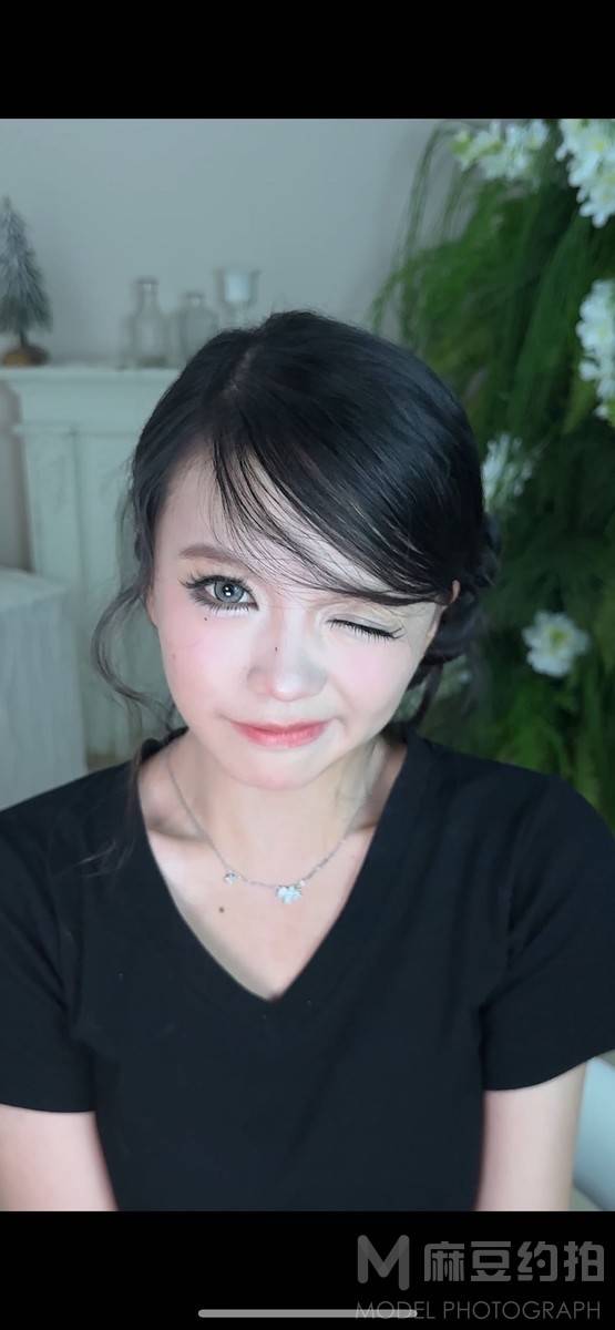 妆容模特