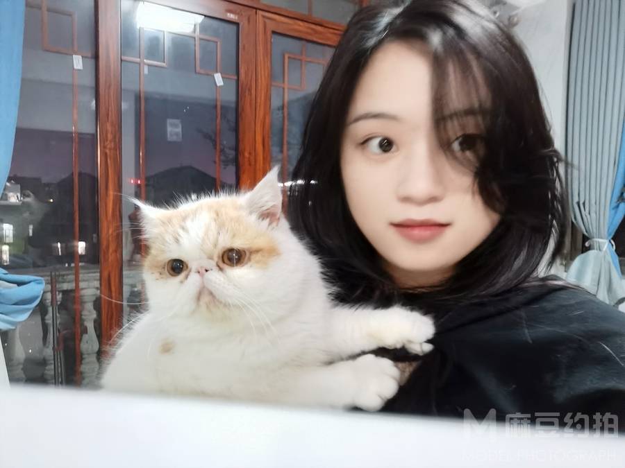 黑白模特