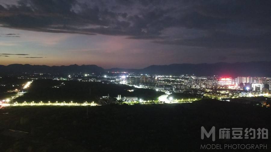 夜景模特