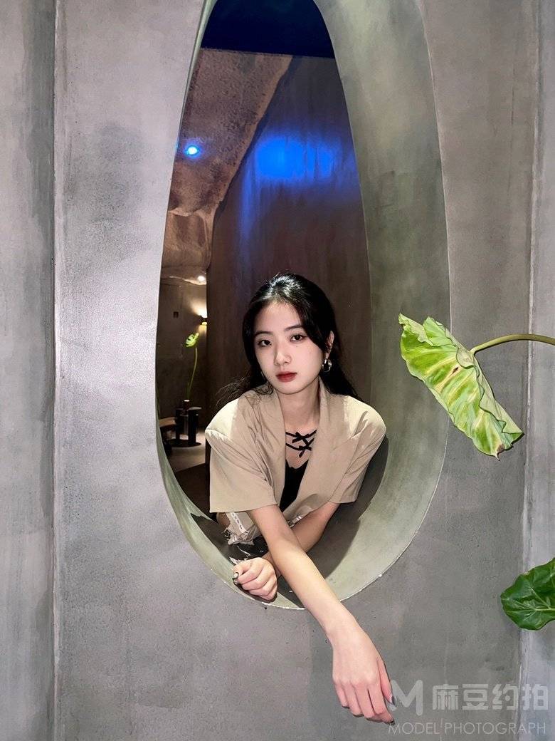 情绪模特