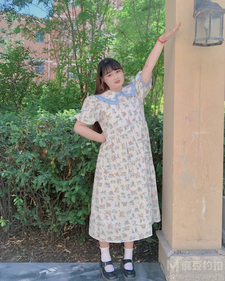 校园模特