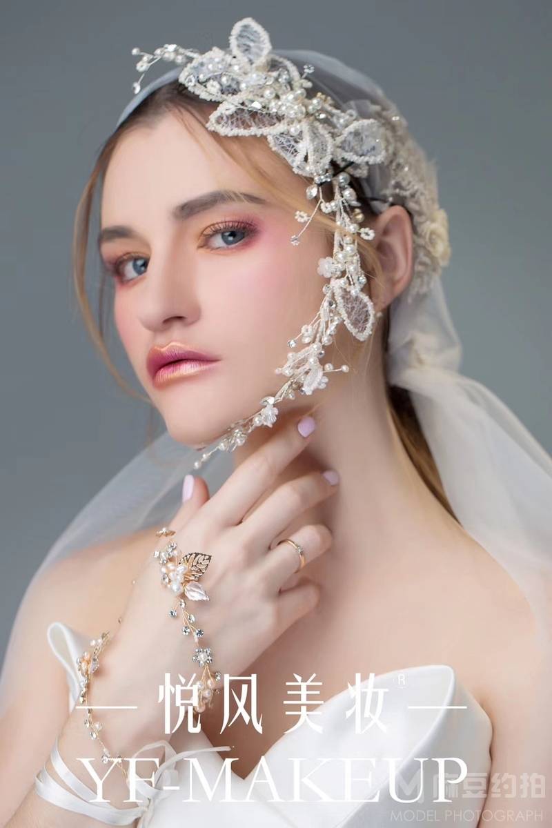 妆容模特
