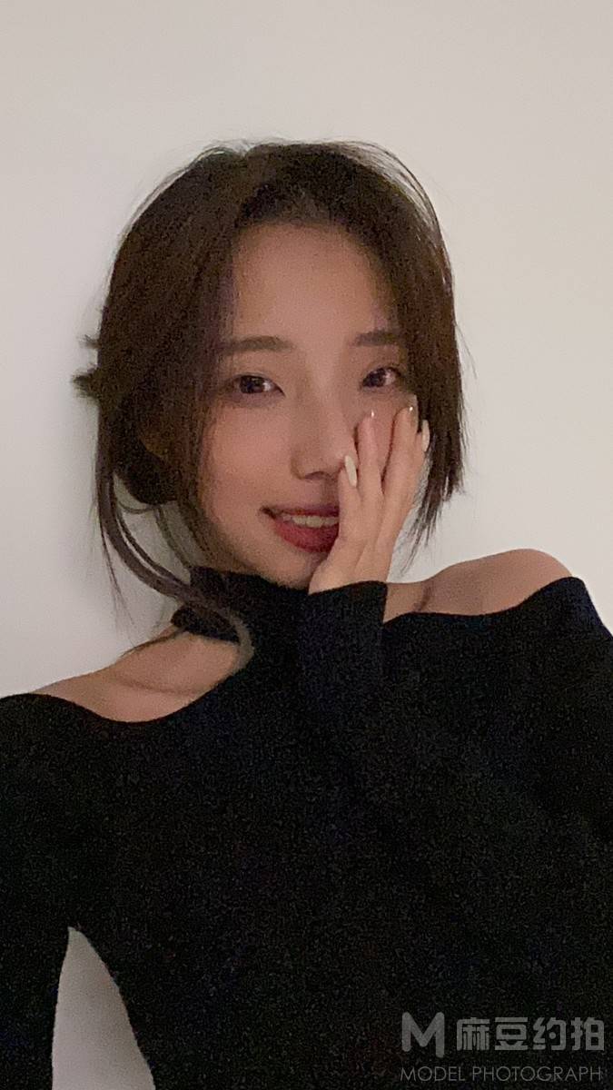 黑白模特