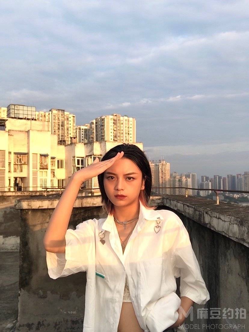 情绪模特