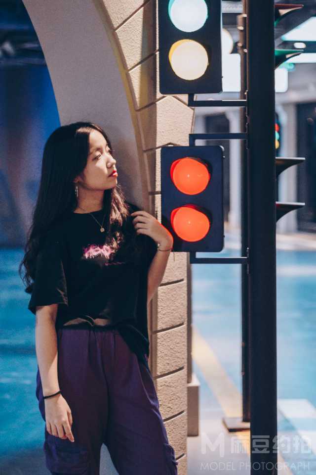 情绪模特