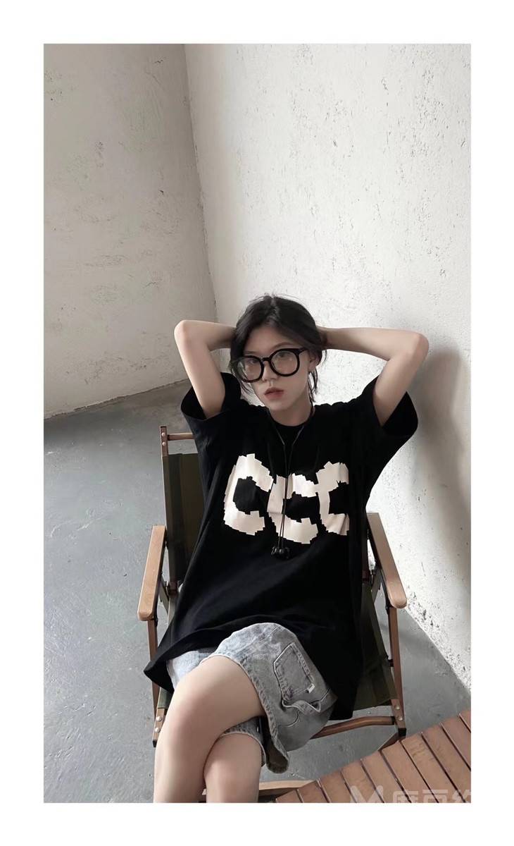 黑白模特