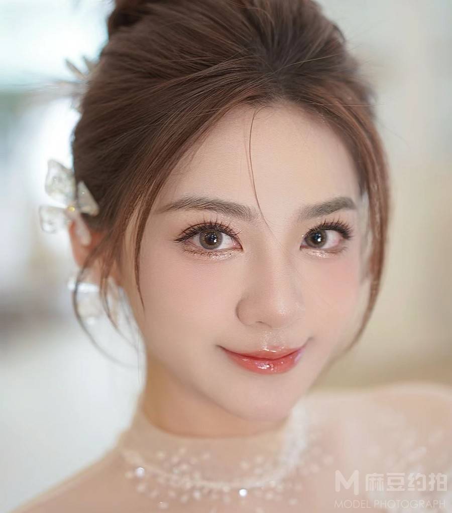 妆容模特