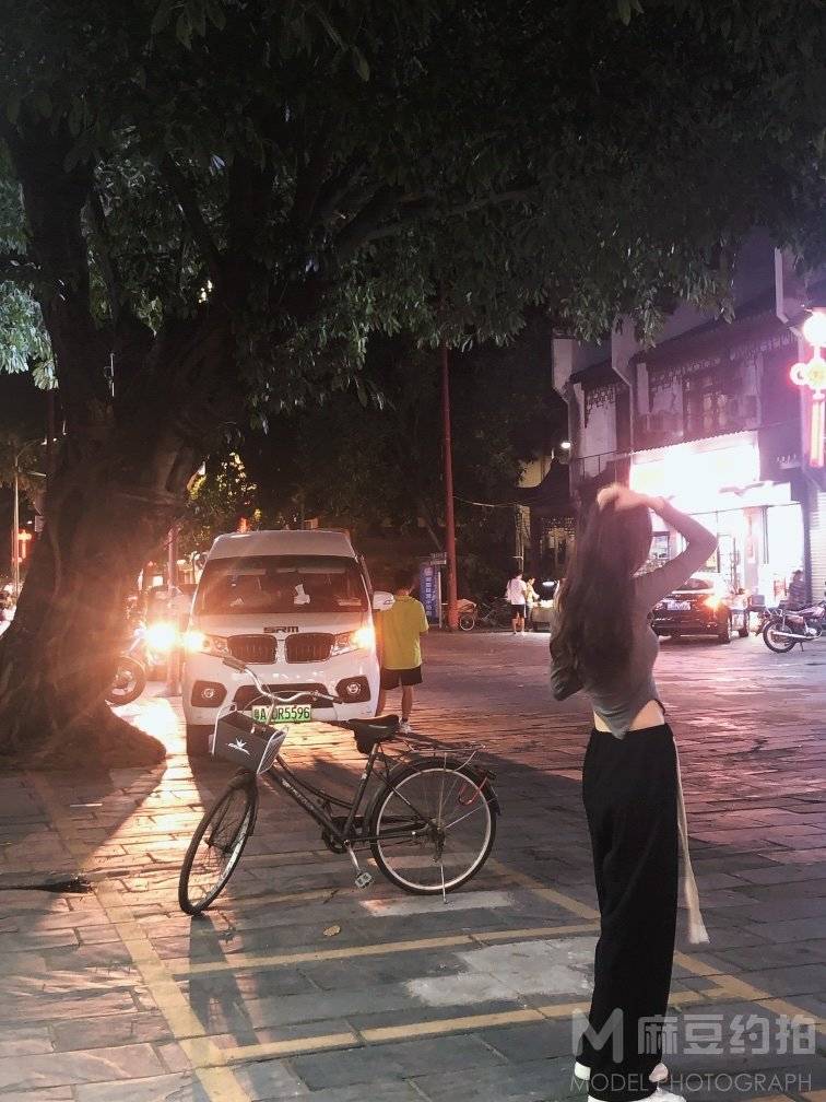 夜景模特