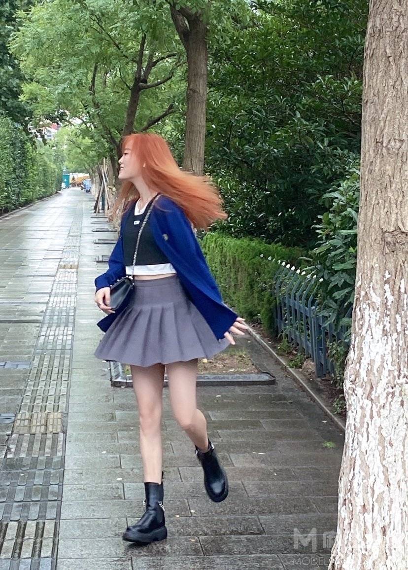 情绪模特