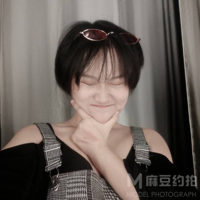 黑白模特