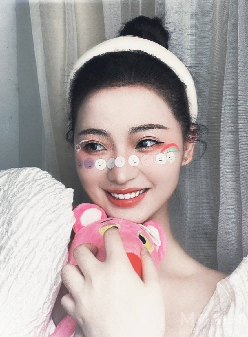 妆容模特