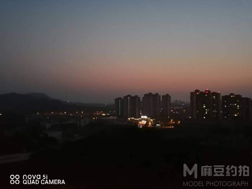 夜景模特