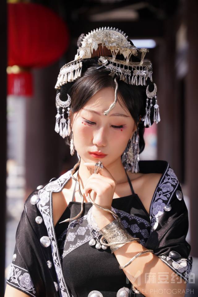 情绪模特