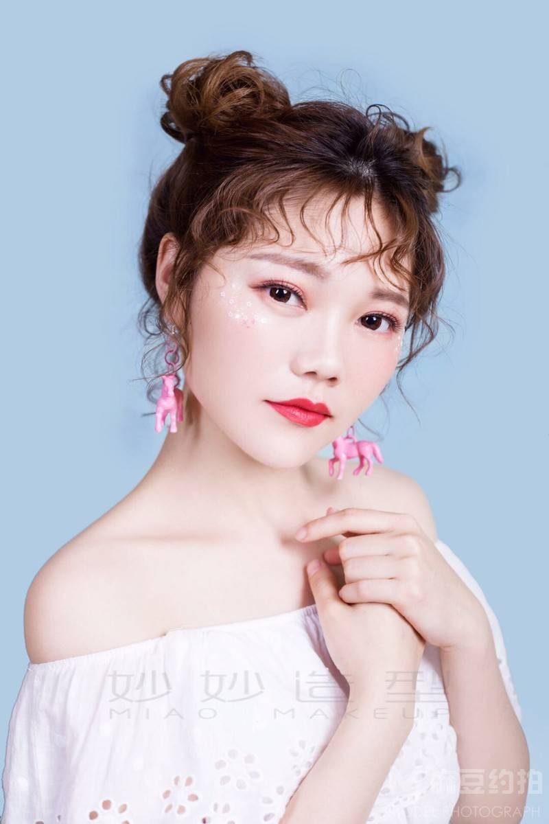 妆容模特