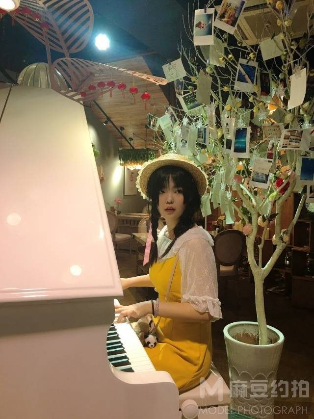 校园模特