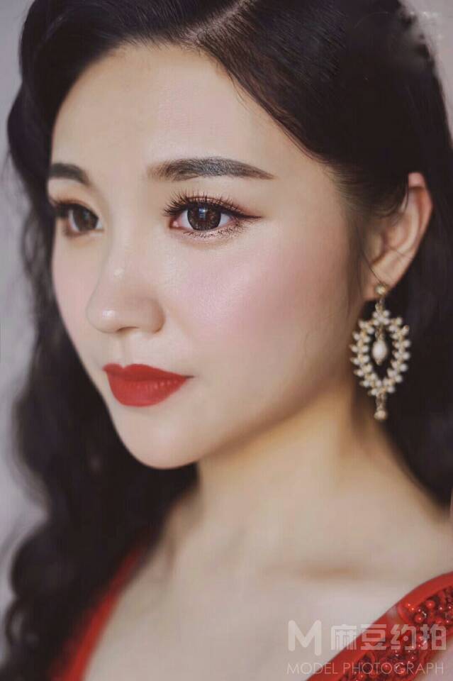 妆容模特