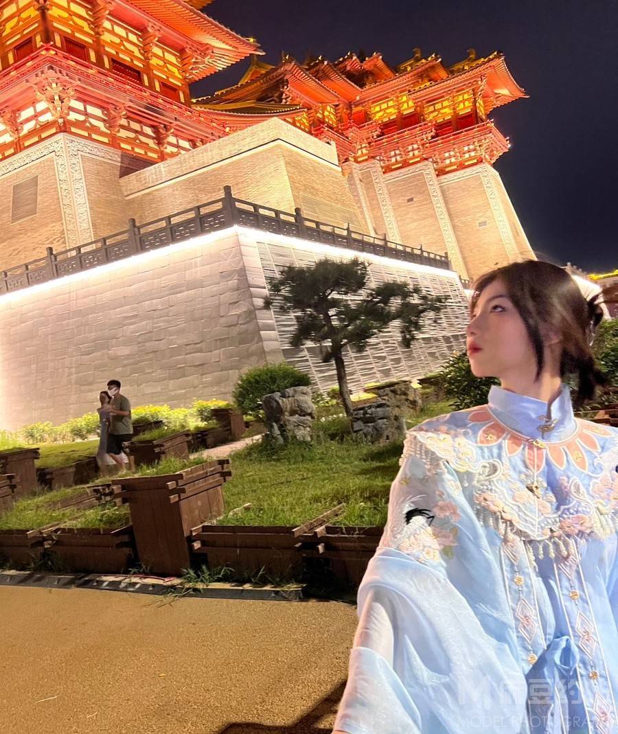 汉服模特