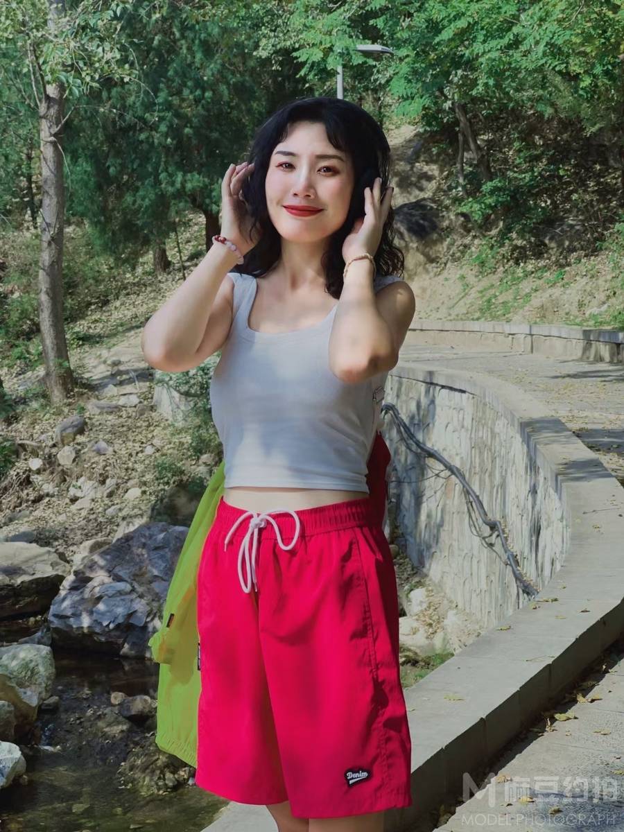 情绪模特