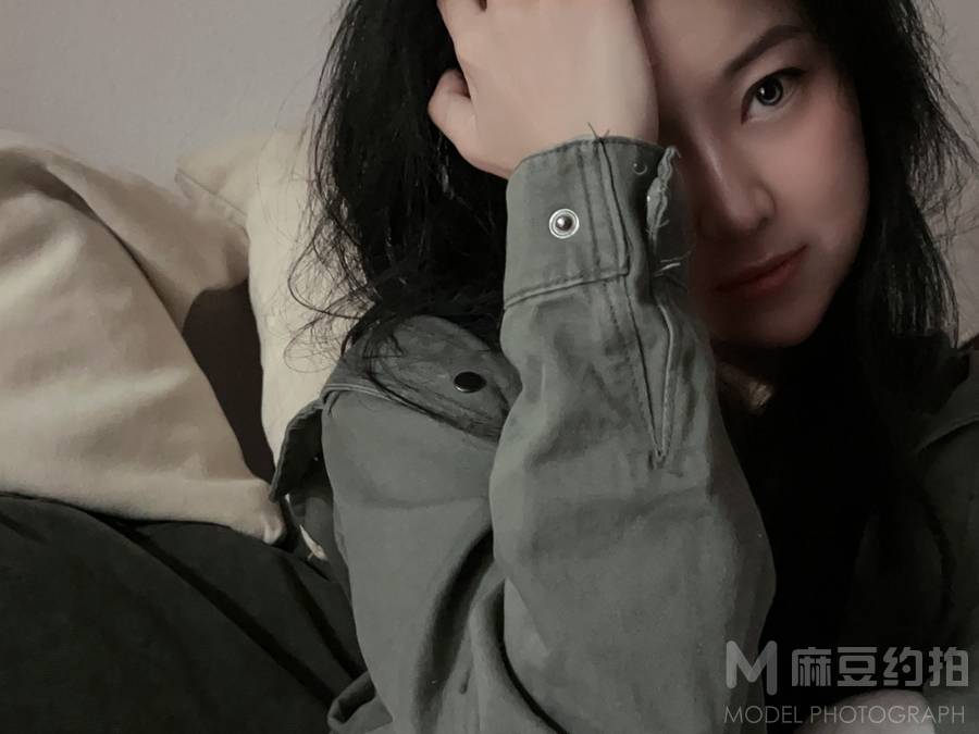 黑白模特