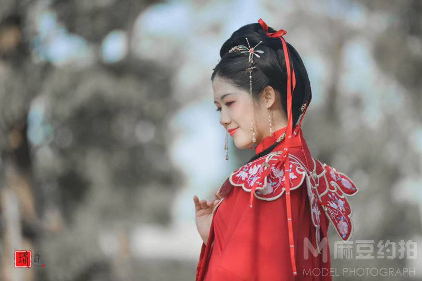 汉服模特