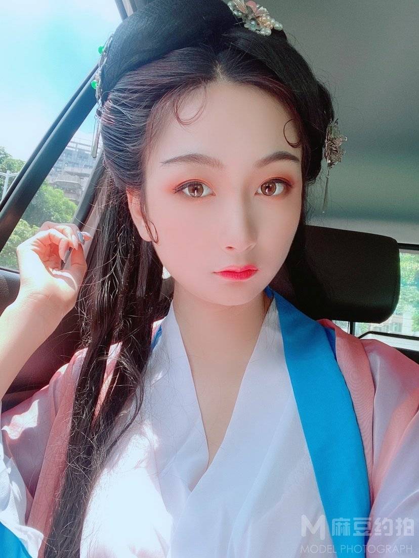 清新模特