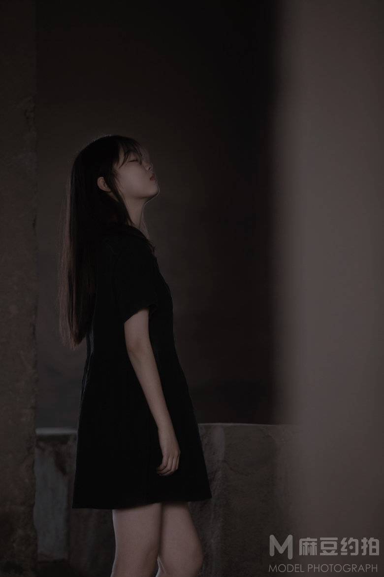 黑白模特